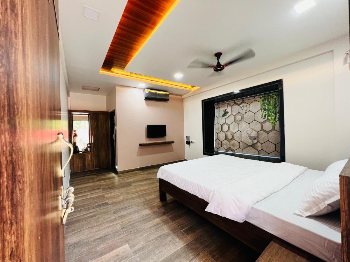 Jimmy Beach Resort Alībāg Eksteriør billede
